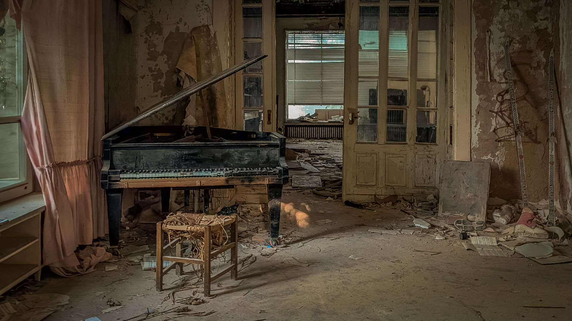 Lost Place Detail â Rost und Struktur